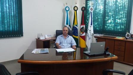 Prefeito viaja à Brasília e Vice-prefeito assume a Prefeitura