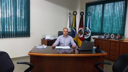 Vice-prefeito assume o cargo de prefeito durante viagem do titular 