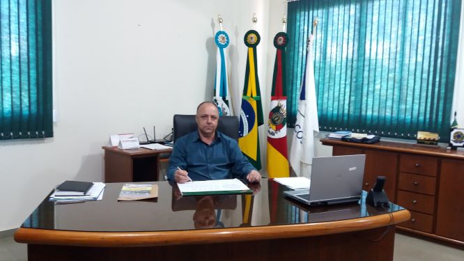 Vice-prefeito Sidinei Marques assume interinamente o Município de Toropi