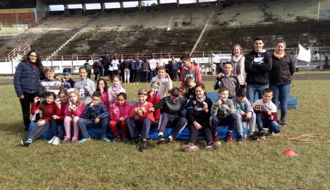Escolas Municipais participam do III Festival de Atletismo