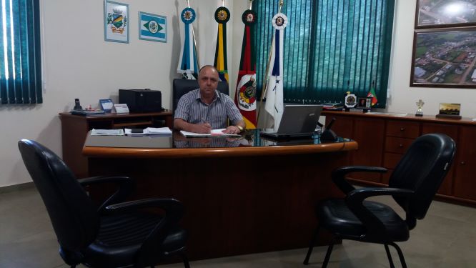 Vice-prefeito assume Executivo Municipal